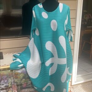 NWT Unfashional Abstract Accordion Dress